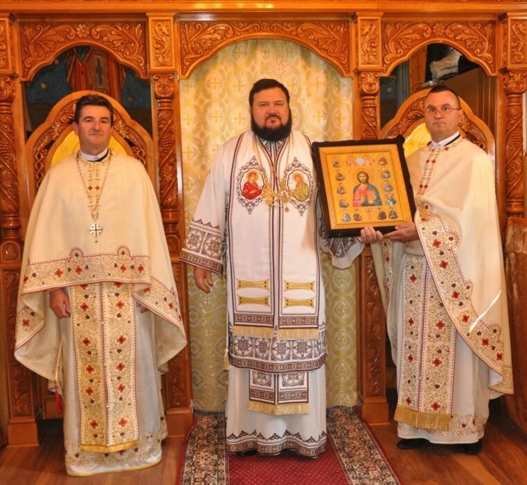  Sfințirea iconostasului bisericii Parohiei Petenia, Sălaj 185928