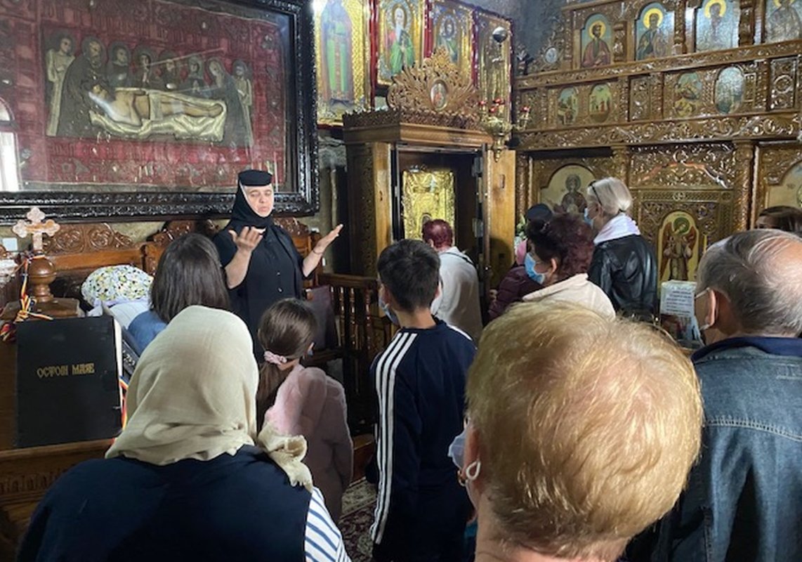 Pelerini bucureşteni pe urmele Sfântului Voievod Neagoe Basarab 185963