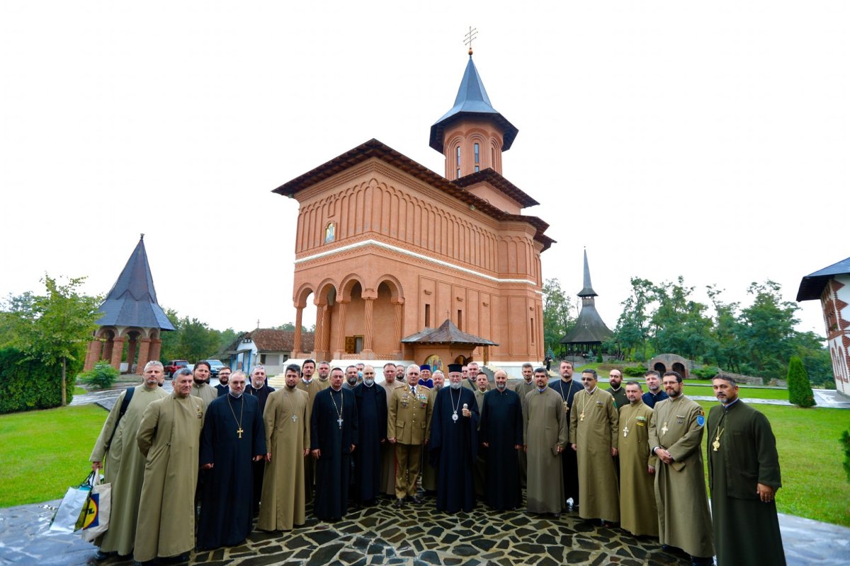 Convocarea anuală a preoților militari din cadrul forțelor terestre 186137