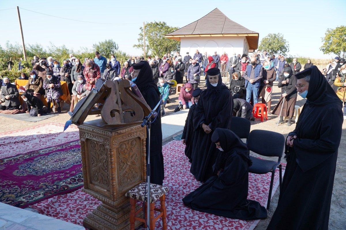 Sărbătoarea Acoperământului Maicii Domnului la schitul închinat ei din Câmpia Covurluiului 186423