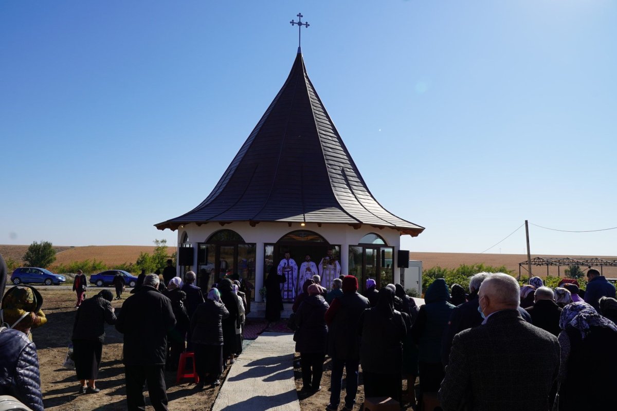 Sărbătoarea Acoperământului Maicii Domnului la schitul închinat ei din Câmpia Covurluiului 186425