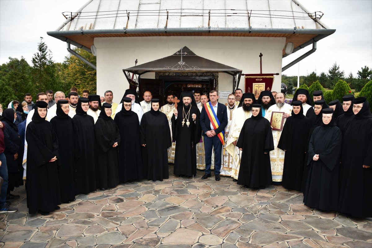 Bucurie duhovnicească sub Acoperământul Maicii Domnului în Episcopia Caransebeșului 186526