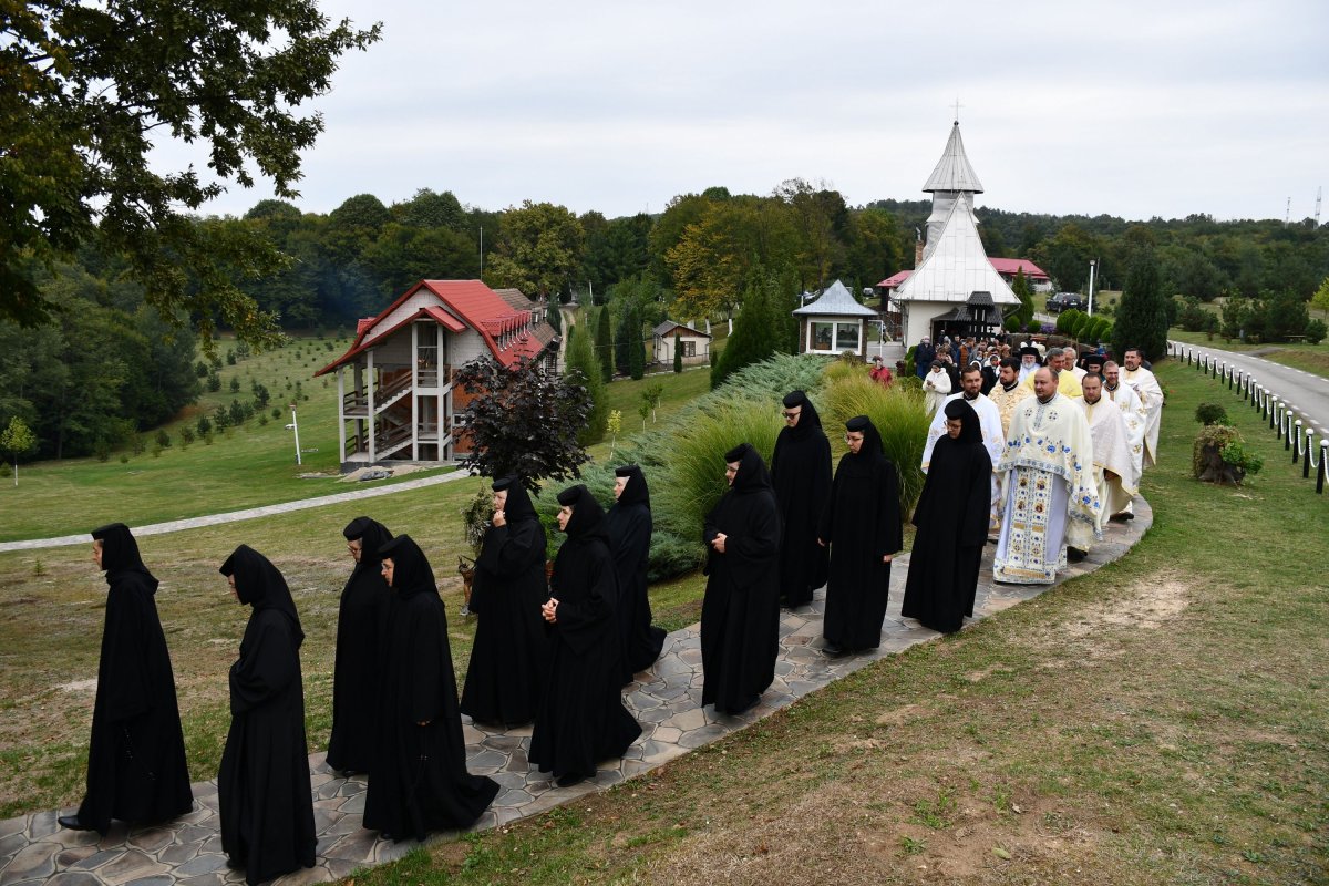 Bucurie duhovnicească sub Acoperământul Maicii Domnului în Episcopia Caransebeșului 186527