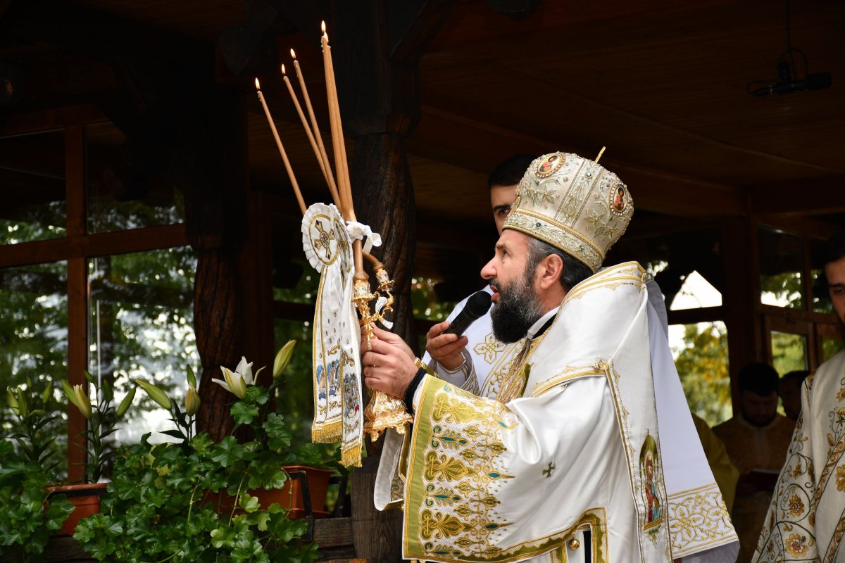 Bucurie duhovnicească sub Acoperământul Maicii Domnului în Episcopia Caransebeșului 186529