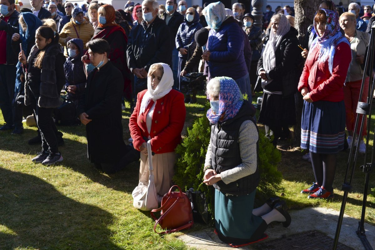 „Stau la rând pentru că vreau să mă întâlnesc cu Sfânta Parascheva și să o cinstesc” 186838