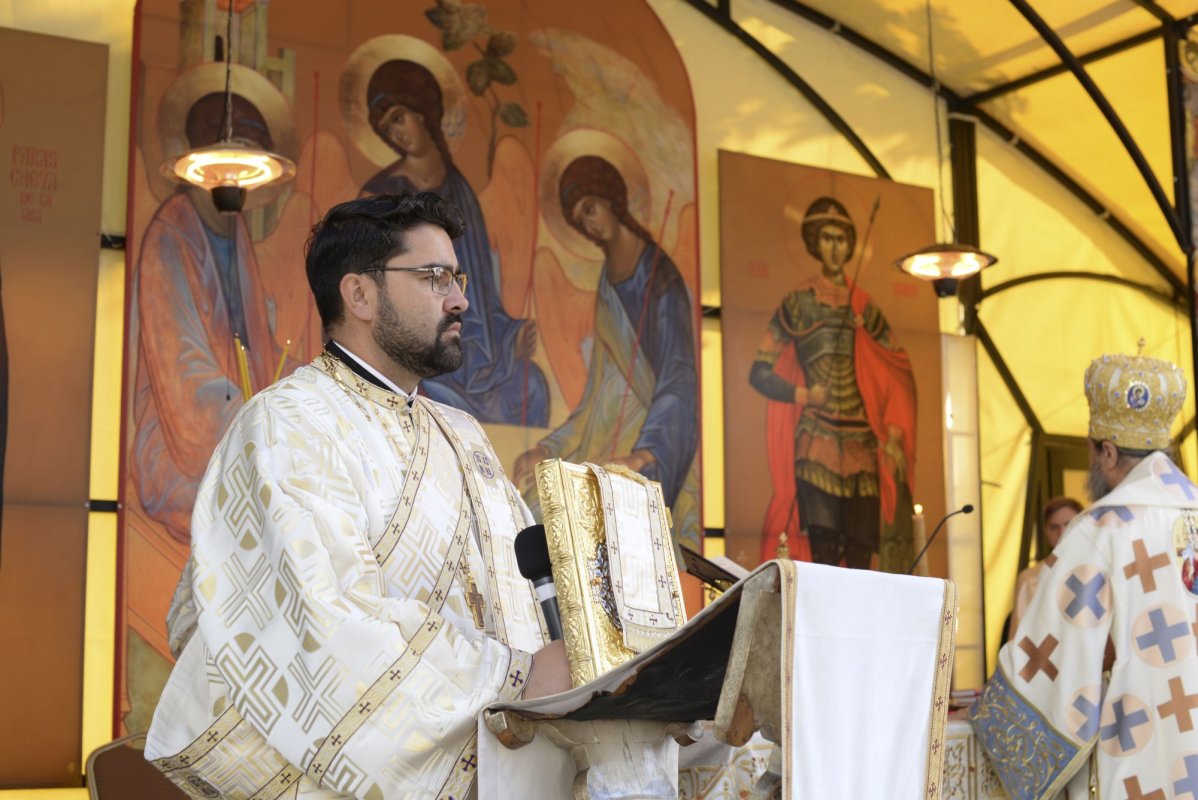 „Stau la rând pentru că vreau să mă întâlnesc cu Sfânta Parascheva și să o cinstesc” 186841