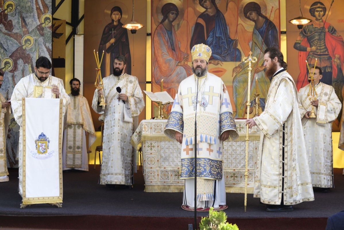 „Stau la rând pentru că vreau să mă întâlnesc cu Sfânta Parascheva și să o cinstesc” 186843