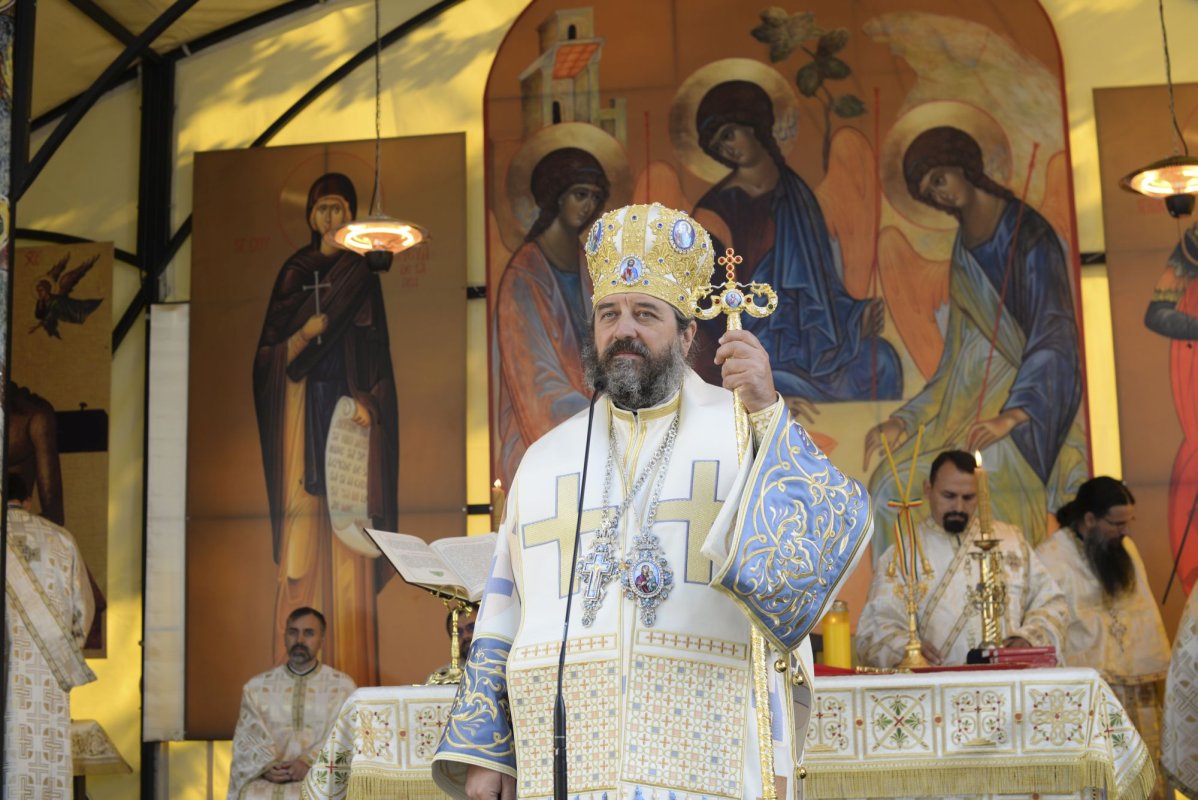 „Stau la rând pentru că vreau să mă întâlnesc cu Sfânta Parascheva și să o cinstesc” 186846