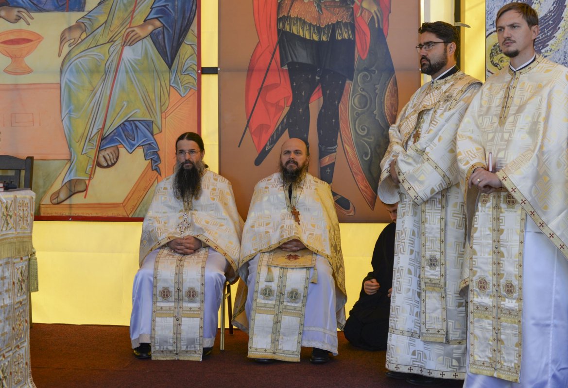 „Stau la rând pentru că vreau să mă întâlnesc cu Sfânta Parascheva și să o cinstesc” 186847