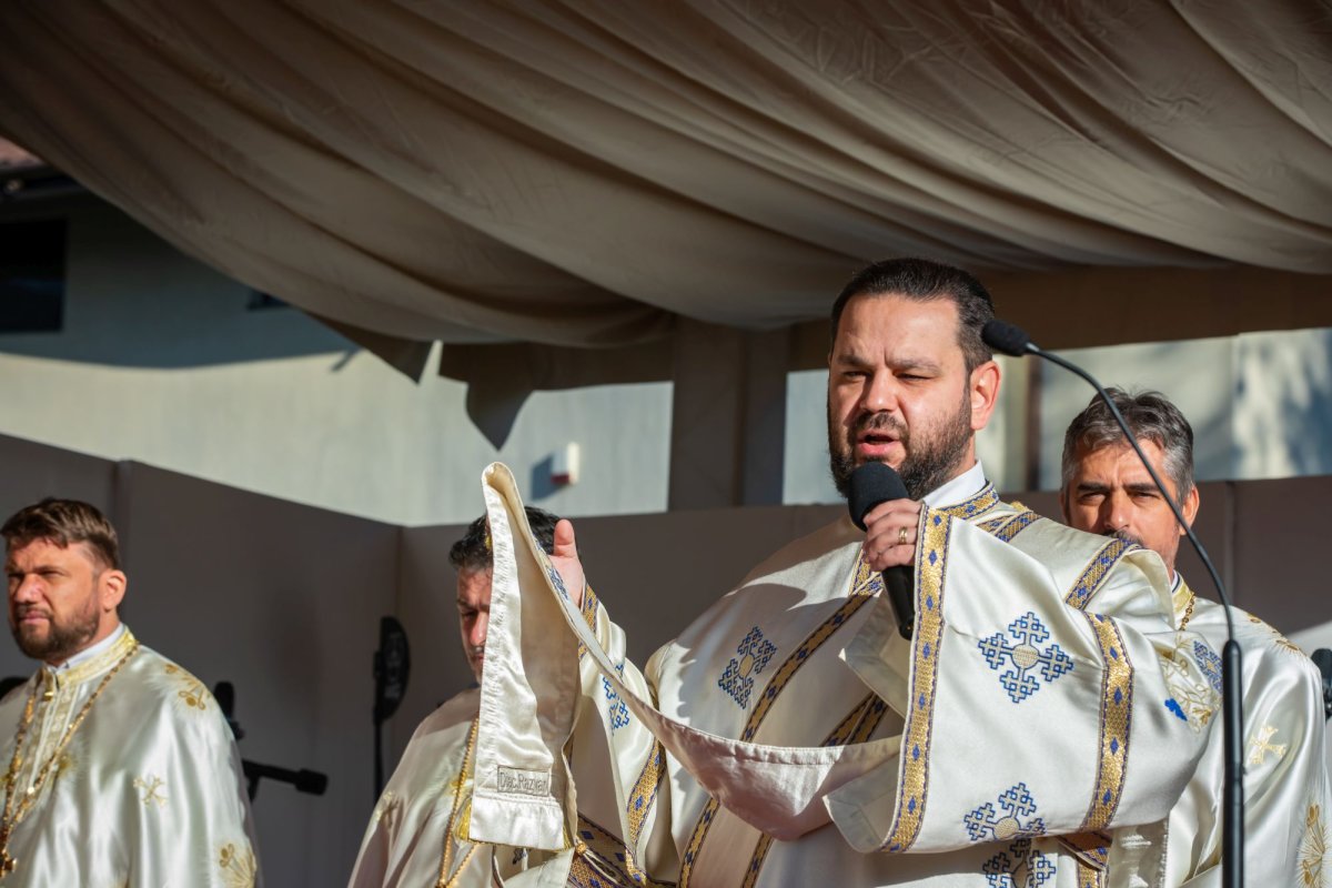 Veșmânt de har pentru biserica Parohiei Brâncuși din Capitală 186710