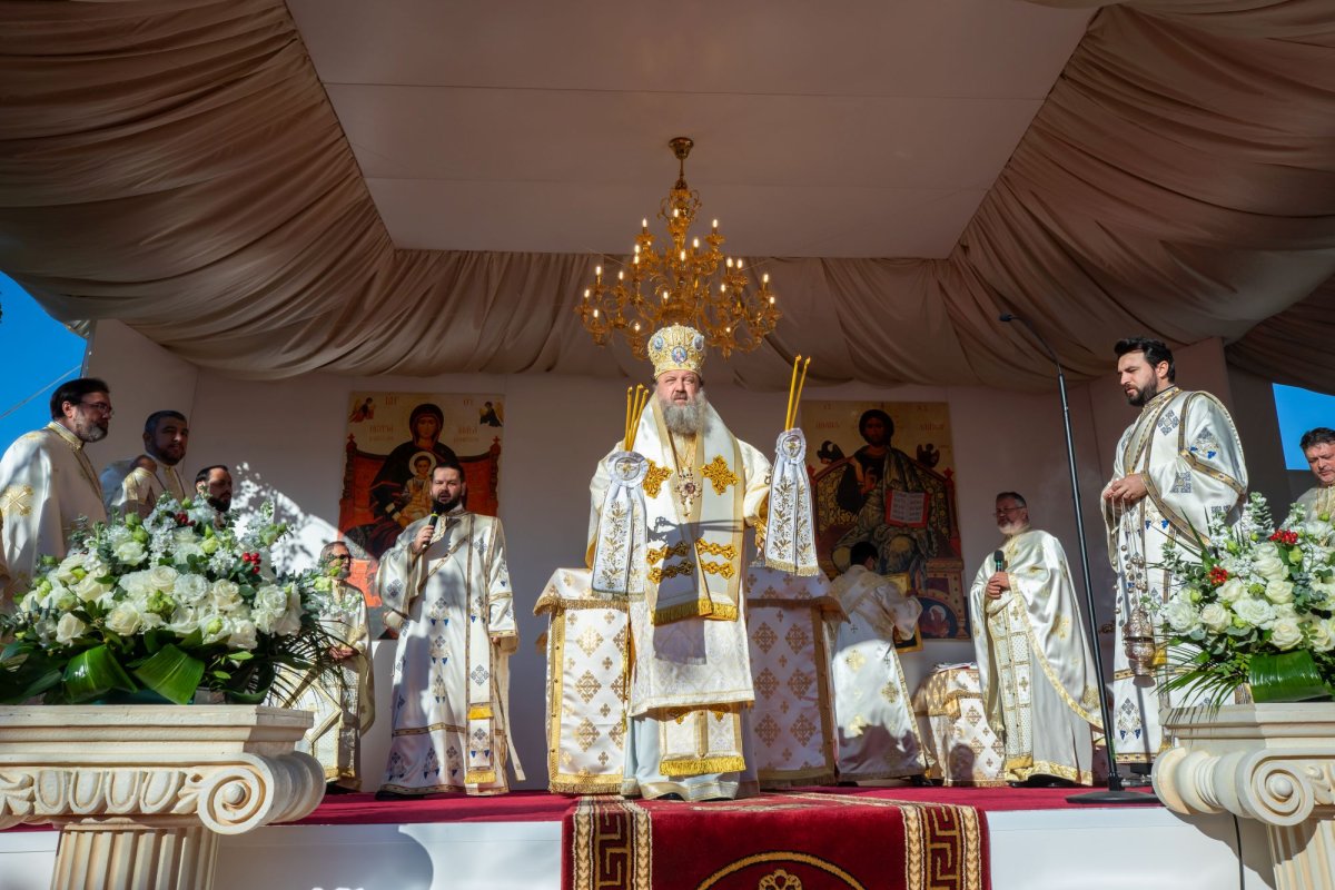 Veșmânt de har pentru biserica Parohiei Brâncuși din Capitală 186718