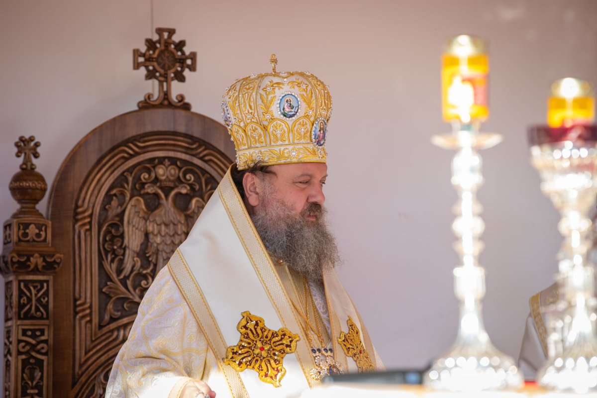 Veșmânt de har pentru biserica Parohiei Brâncuși din Capitală 186719