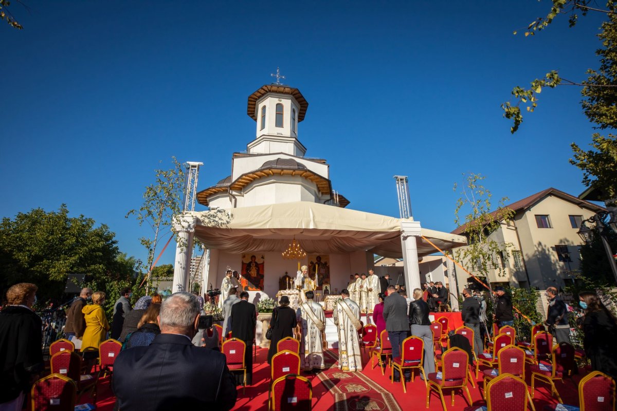 Veșmânt de har pentru biserica Parohiei Brâncuși din Capitală 186723