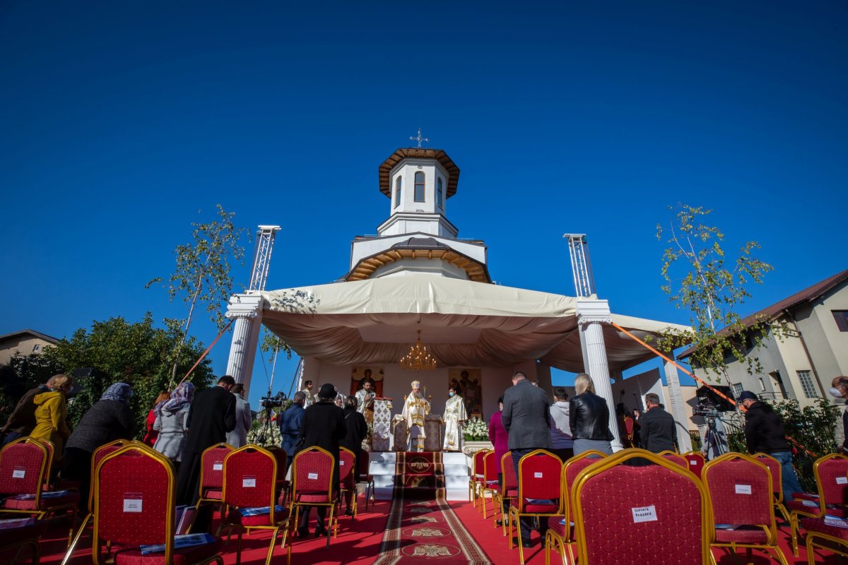 Veșmânt de har pentru biserica Parohiei Brâncuși din Capitală 186728