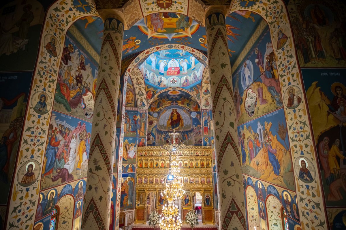 Veșmânt de har pentru biserica Parohiei Brâncuși din Capitală 186737