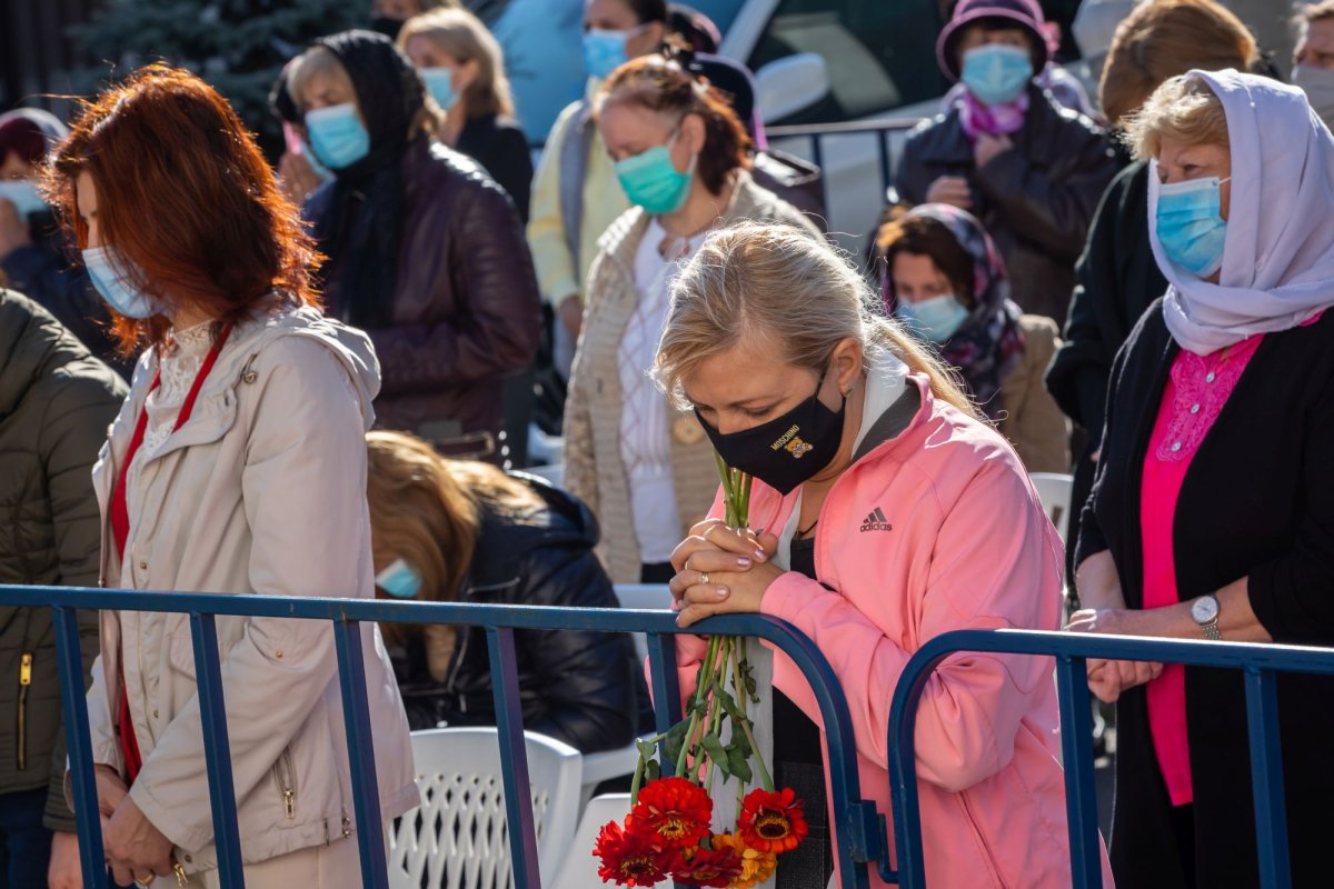 Veșmânt de har pentru biserica Parohiei Brâncuși din Capitală 186740