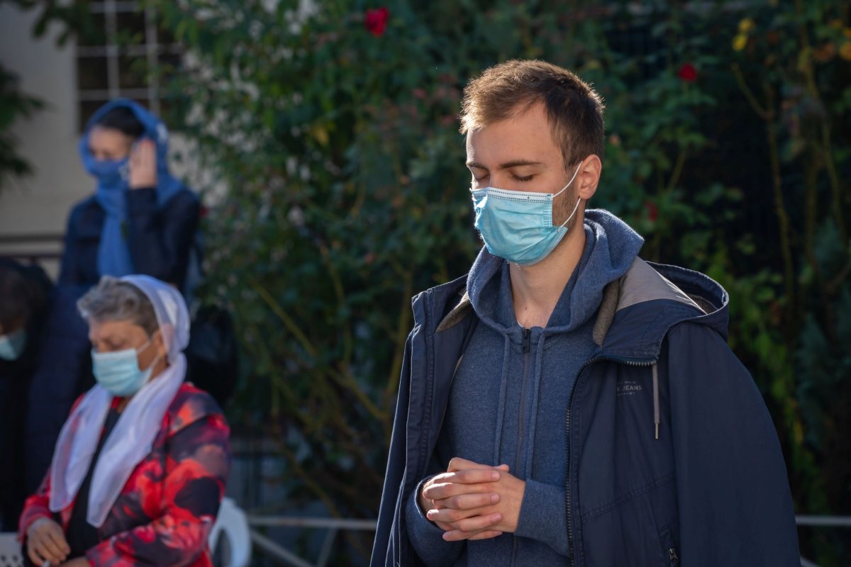 Veșmânt de har pentru biserica Parohiei Brâncuși din Capitală 186741