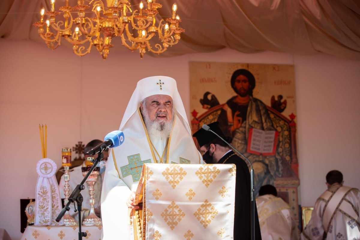 Veșmânt de har pentru biserica Parohiei Brâncuși din Capitală 186745