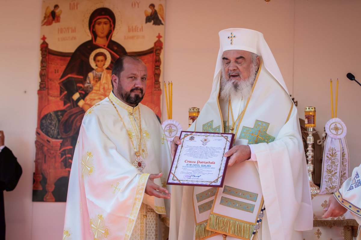 Veșmânt de har pentru biserica Parohiei Brâncuși din Capitală 186752