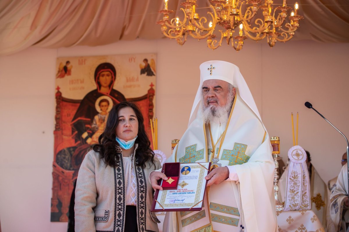 Veșmânt de har pentru biserica Parohiei Brâncuși din Capitală 186762