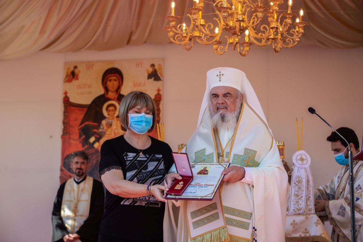 Veșmânt de har pentru biserica Parohiei Brâncuși din Capitală 186765