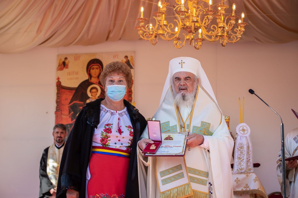 Veșmânt de har pentru biserica Parohiei Brâncuși din Capitală 186767