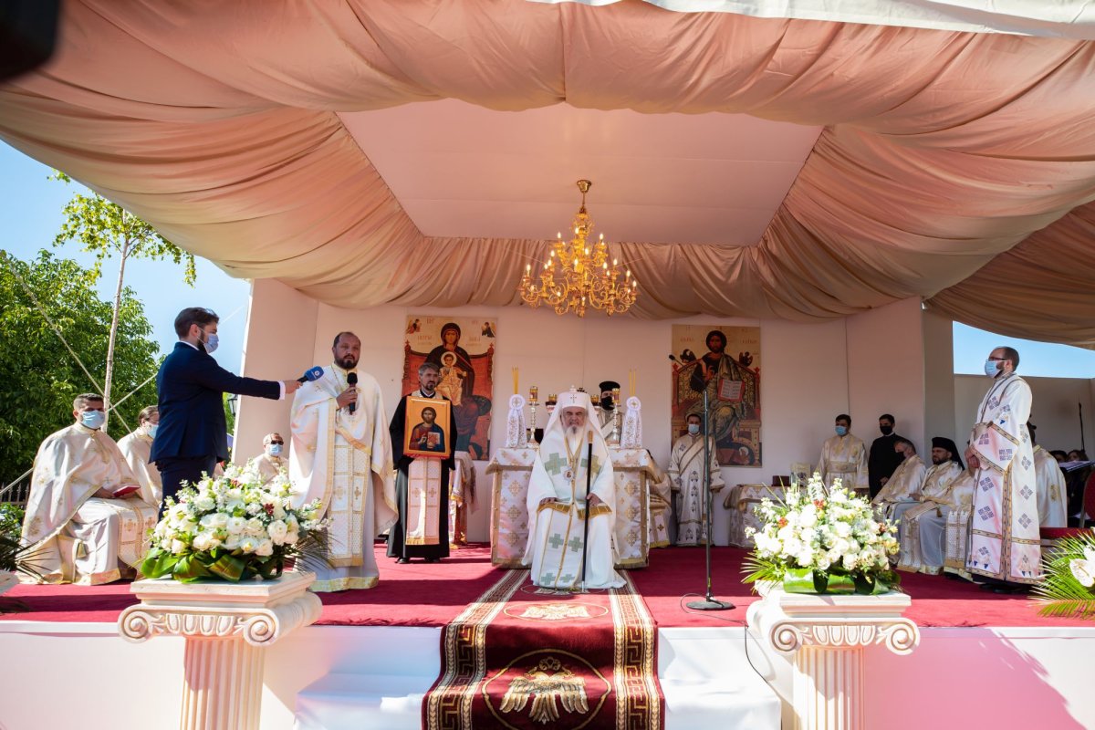 Veșmânt de har pentru biserica Parohiei Brâncuși din Capitală 186775