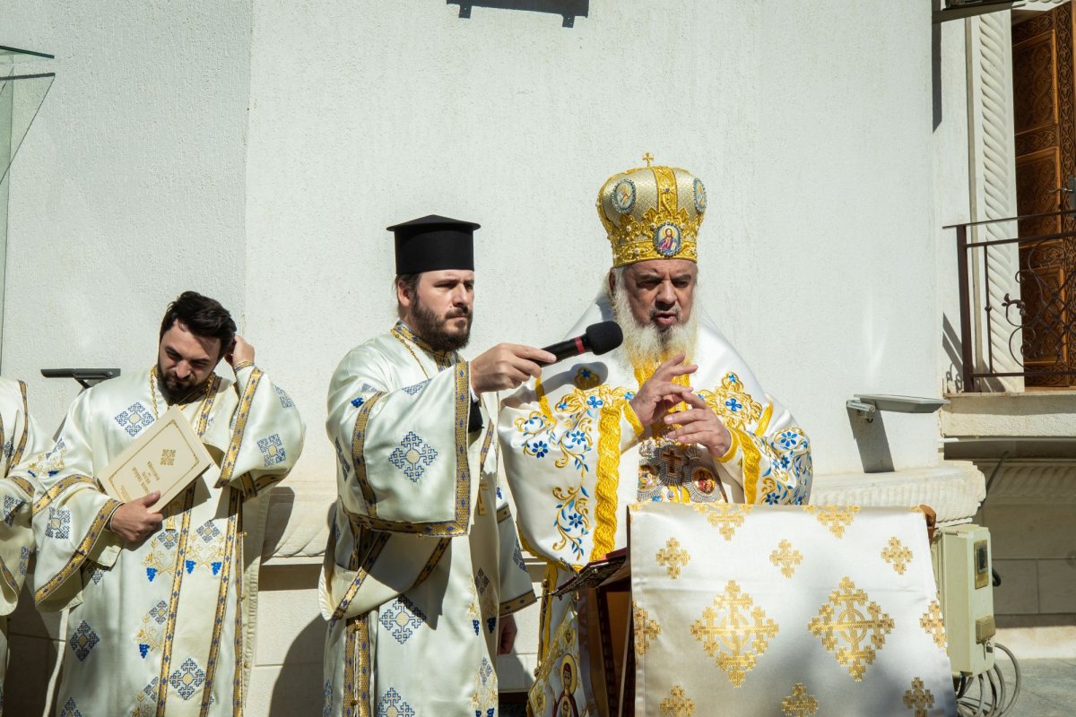 Veșmânt de har pentru biserica Parohiei Brâncuși din Capitală 186784