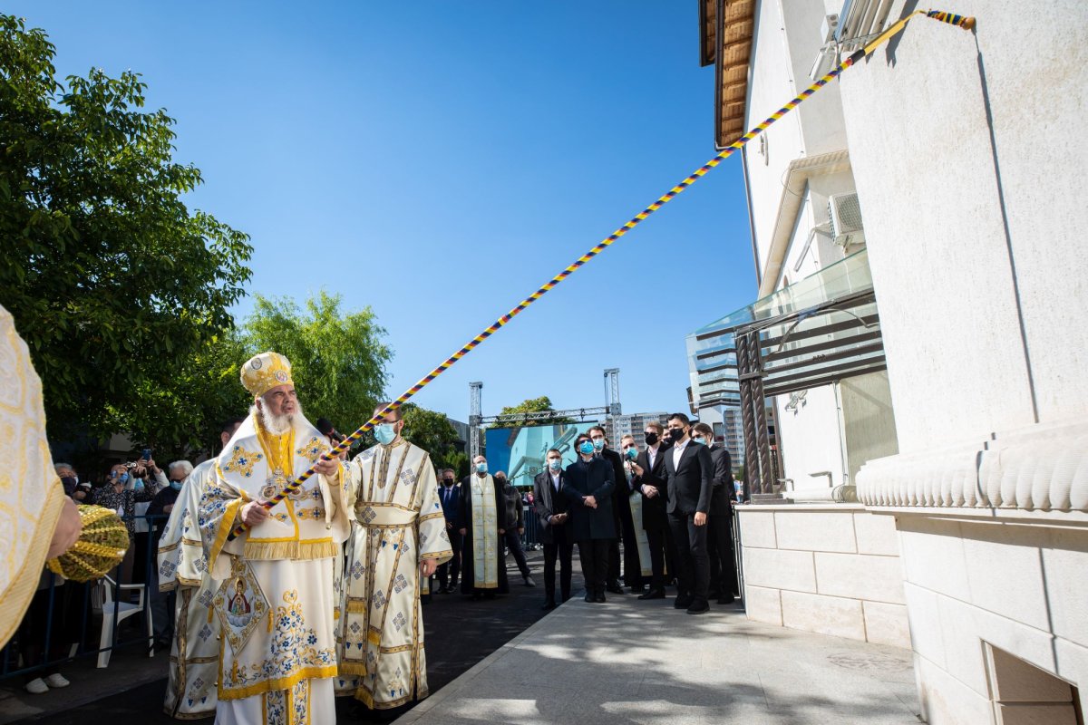 Veșmânt de har pentru biserica Parohiei Brâncuși din Capitală 186789