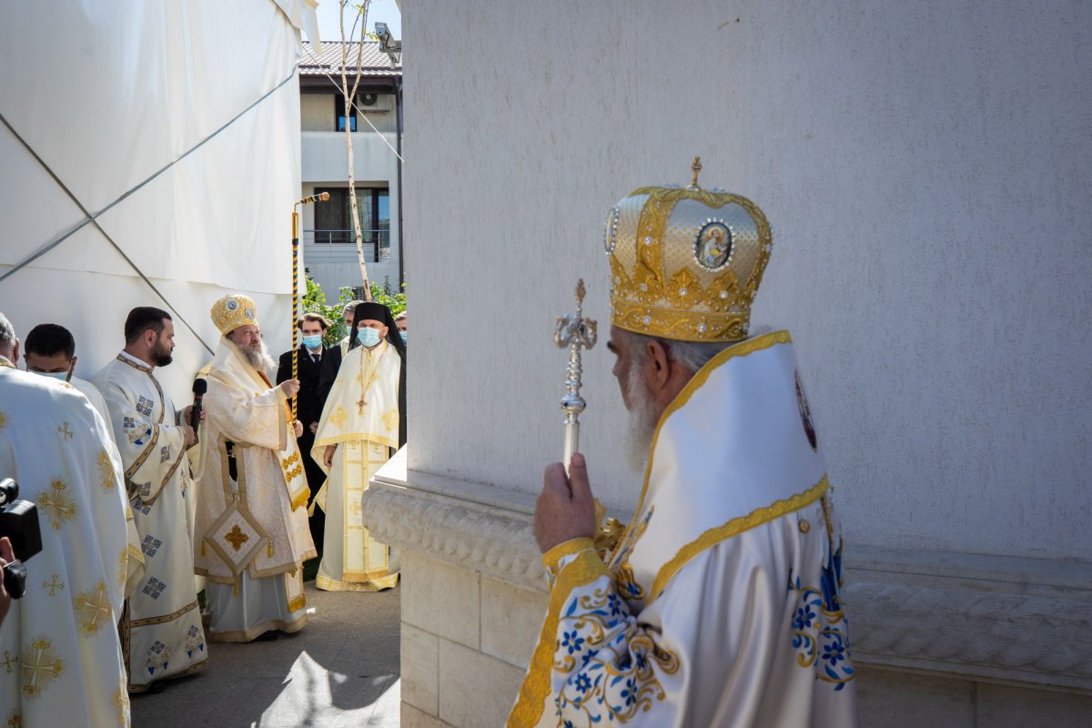 Veșmânt de har pentru biserica Parohiei Brâncuși din Capitală 186790