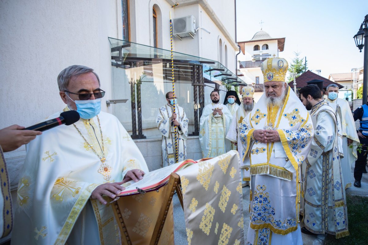 Veșmânt de har pentru biserica Parohiei Brâncuși din Capitală 186792