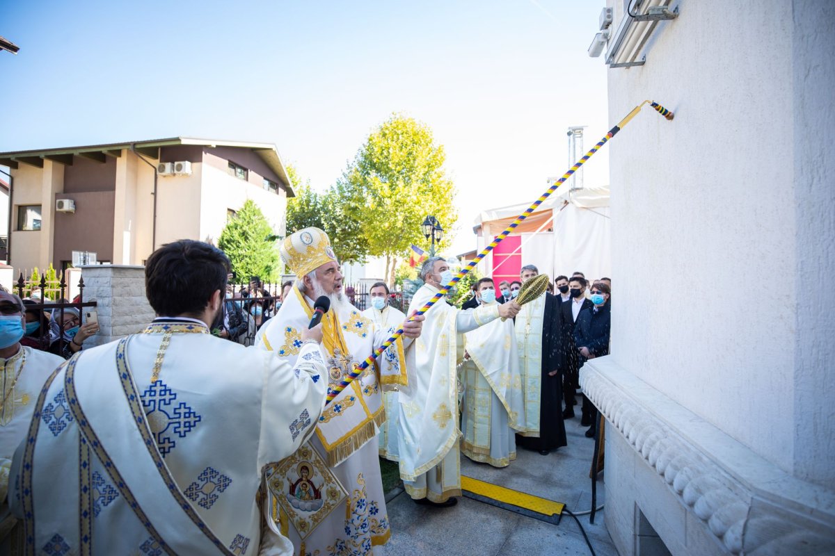 Veșmânt de har pentru biserica Parohiei Brâncuși din Capitală 186793