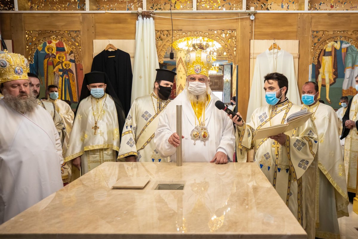 Veșmânt de har pentru biserica Parohiei Brâncuși din Capitală 186798