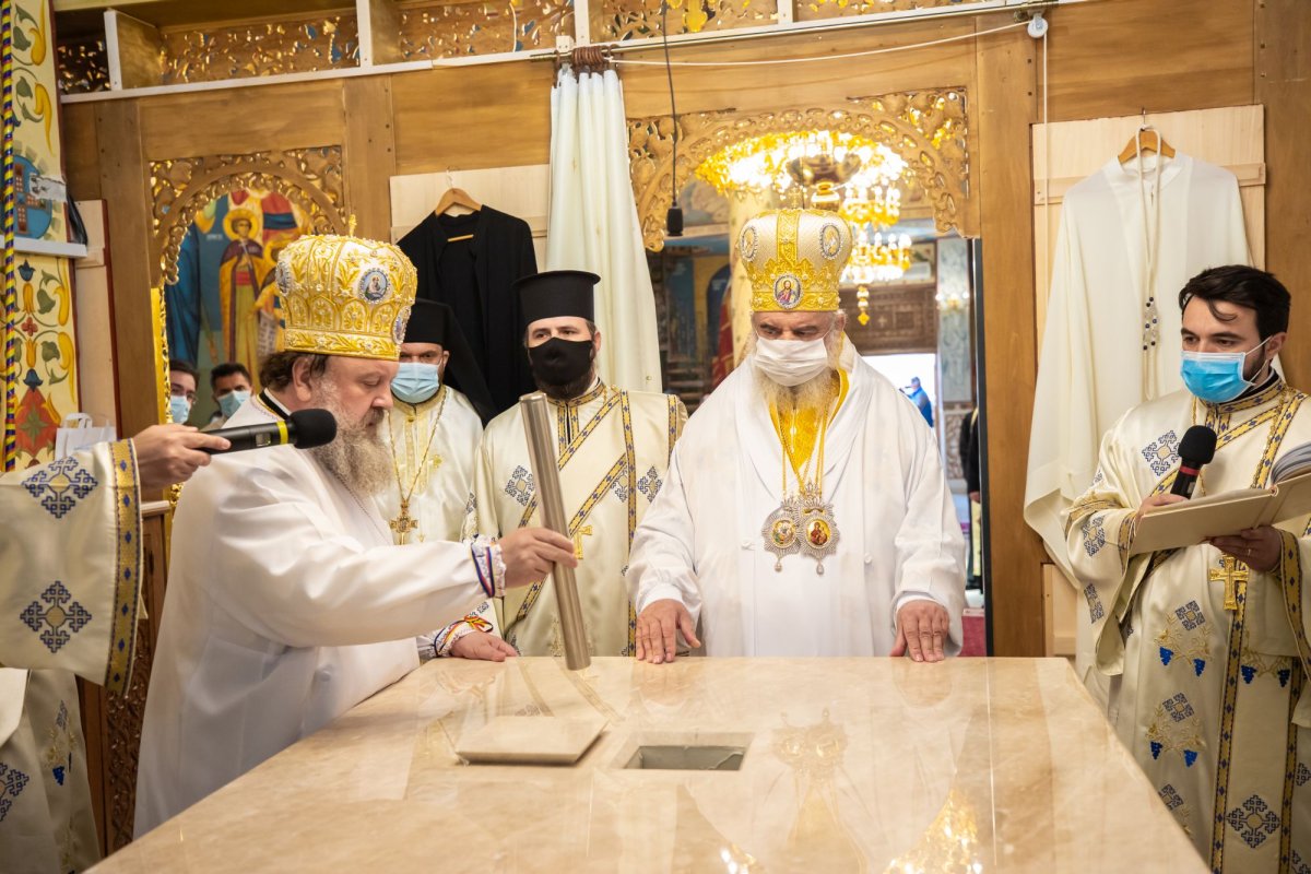 Veșmânt de har pentru biserica Parohiei Brâncuși din Capitală 186799