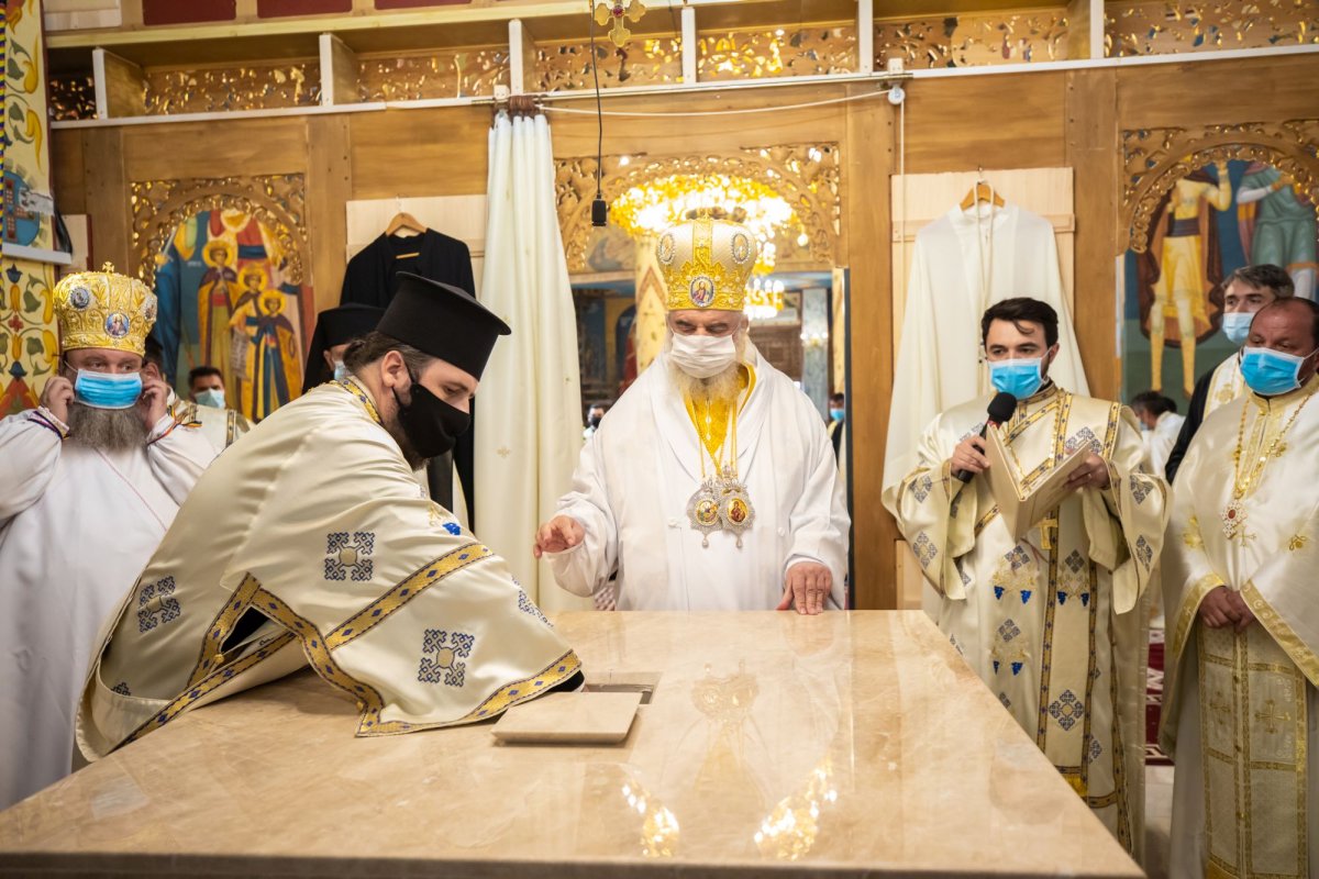 Veșmânt de har pentru biserica Parohiei Brâncuși din Capitală 186800