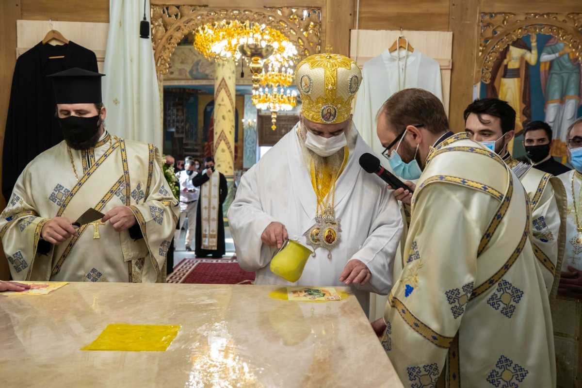 Veșmânt de har pentru biserica Parohiei Brâncuși din Capitală 186807