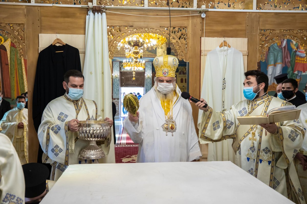 Veșmânt de har pentru biserica Parohiei Brâncuși din Capitală 186809