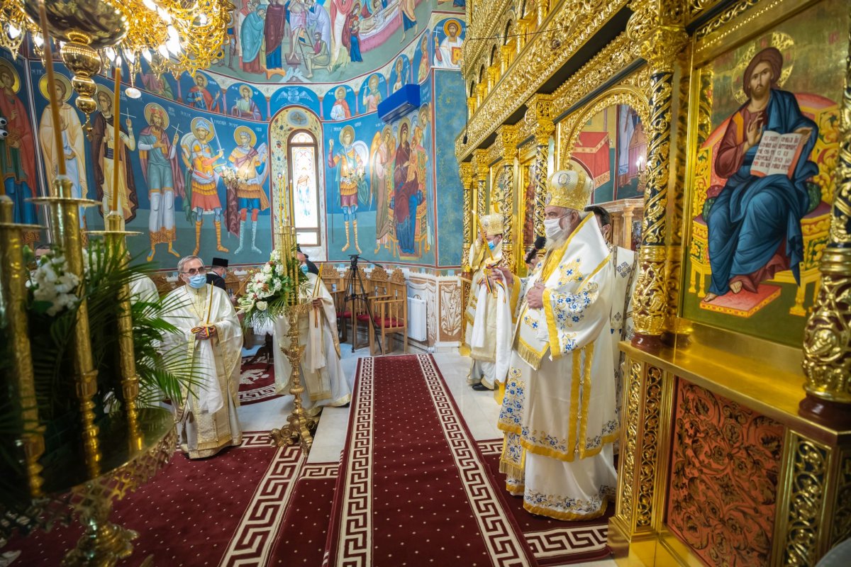 Veșmânt de har pentru biserica Parohiei Brâncuși din Capitală 186813