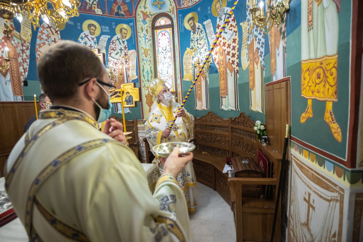 Veșmânt de har pentru biserica Parohiei Brâncuși din Capitală 186816