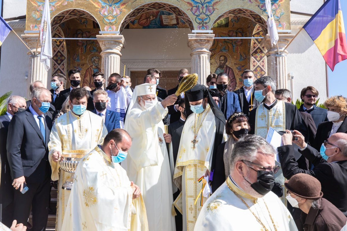 Veșmânt de har pentru biserica Parohiei Brâncuși din Capitală 186821