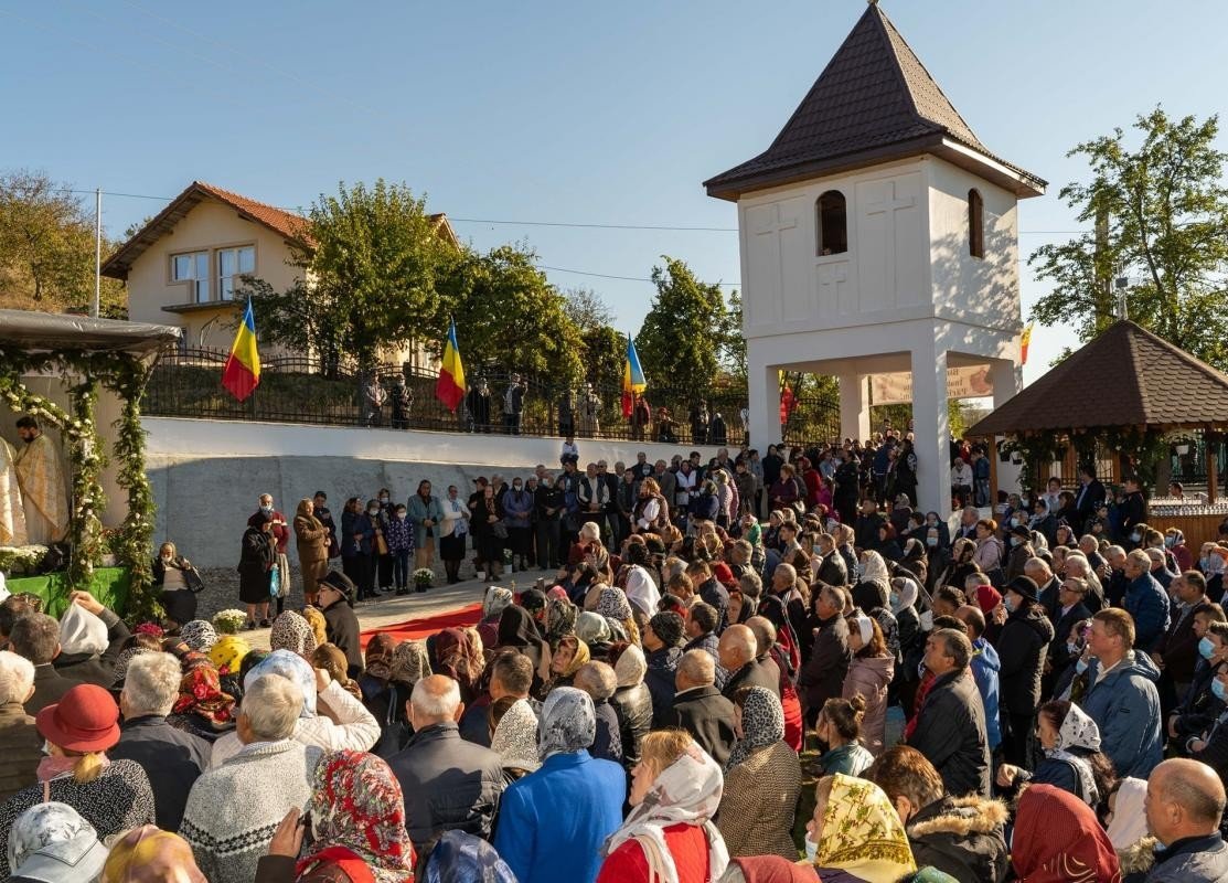 Târnosire de biserică în Fulgeriș, Bacău 186960