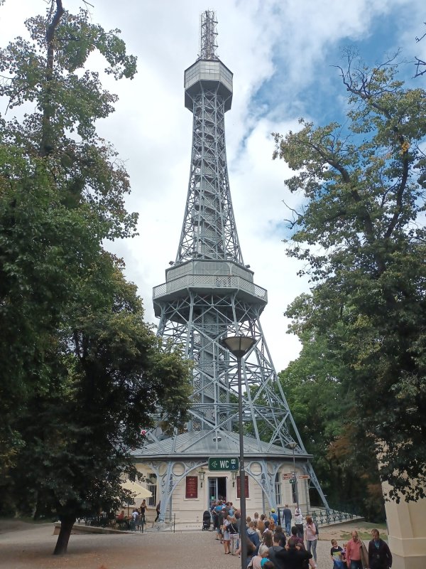 Praga, un mileniu de istorie urbană 187052