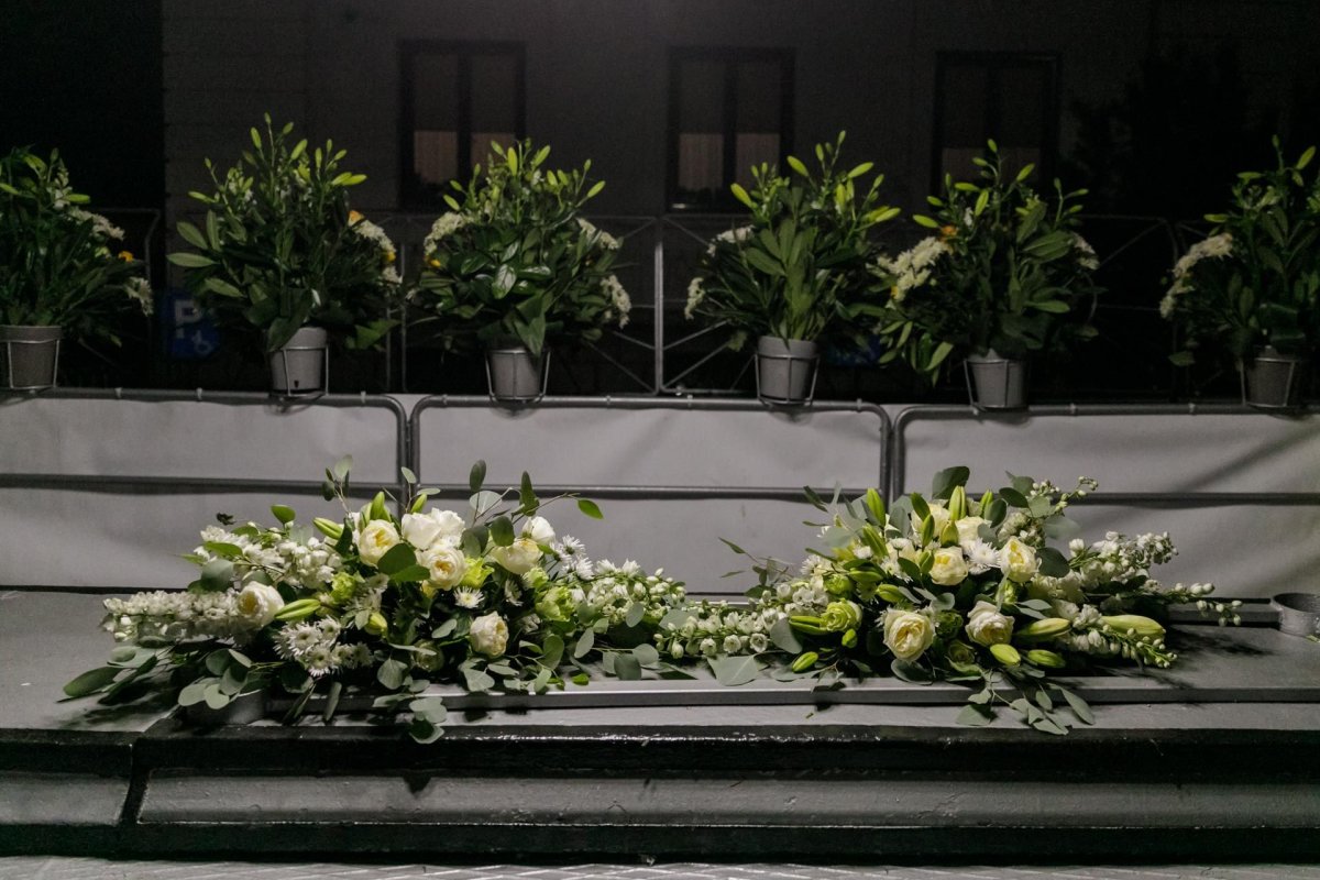 Veșmânt de flori pentru baldachinul Sfintei Cuvioase Parascheva de la Iași 187279