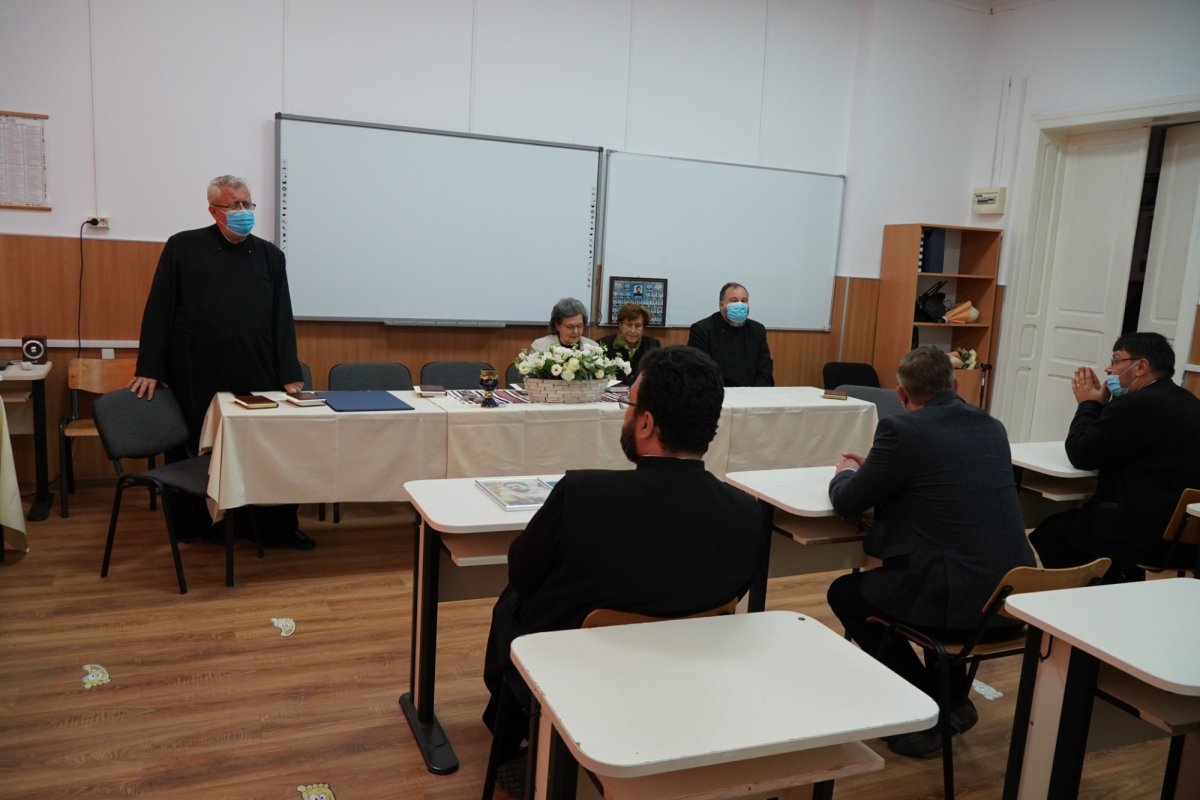 Revederea după 20 de ani de la absolvirea Seminarului Teologic din Galaţi 187389