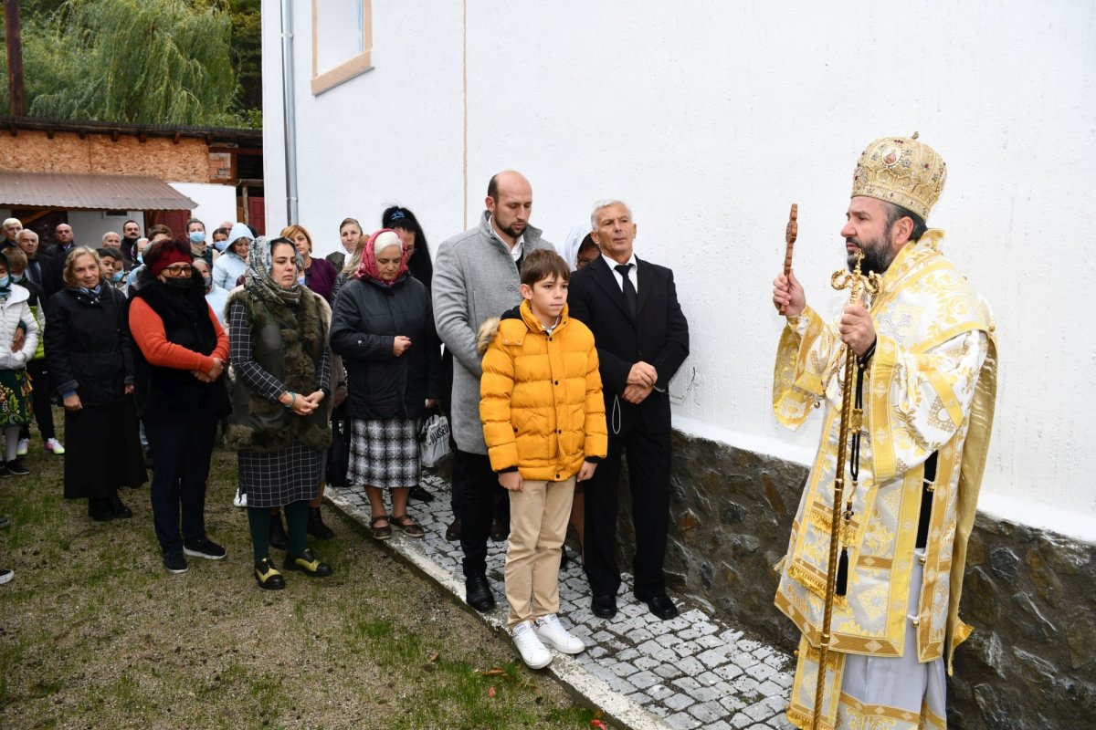 Înnoire și binecuvântare la biserica din Pecinișca, Caraș-Severin 187831