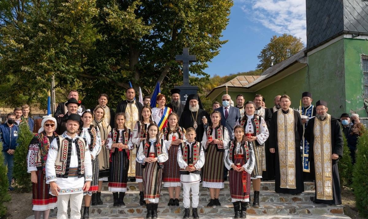 O nouă poartă a cerului sfințită în Arhiepiscopia Romanului și Bacăului 187844