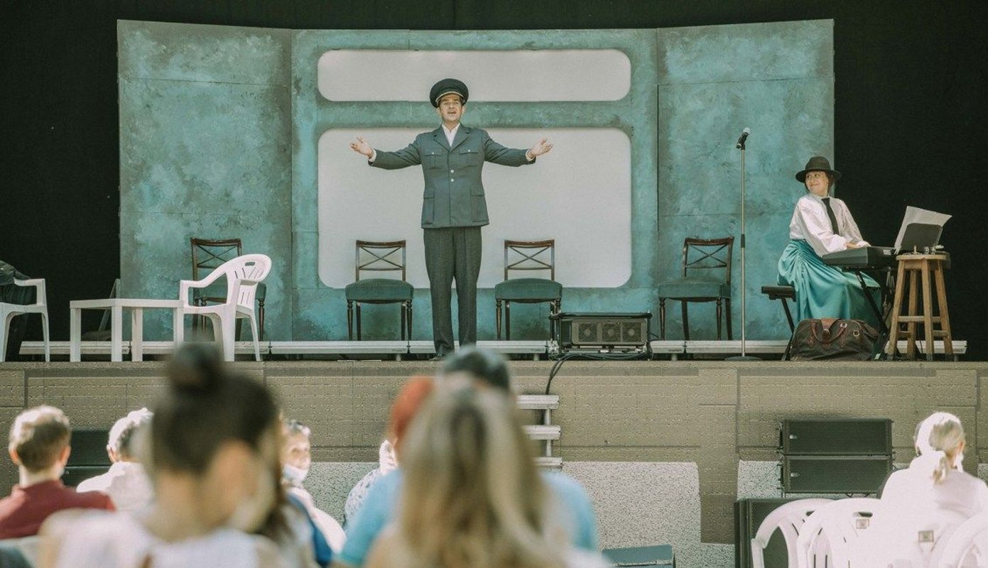 Festin pe bulevard 187849