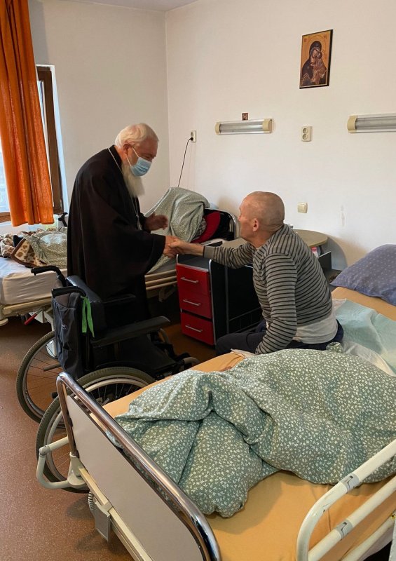 Binecuvântare arhierească la Centrul pentru vârstnici din Maieru, Bistriţa-Năsăud 187944