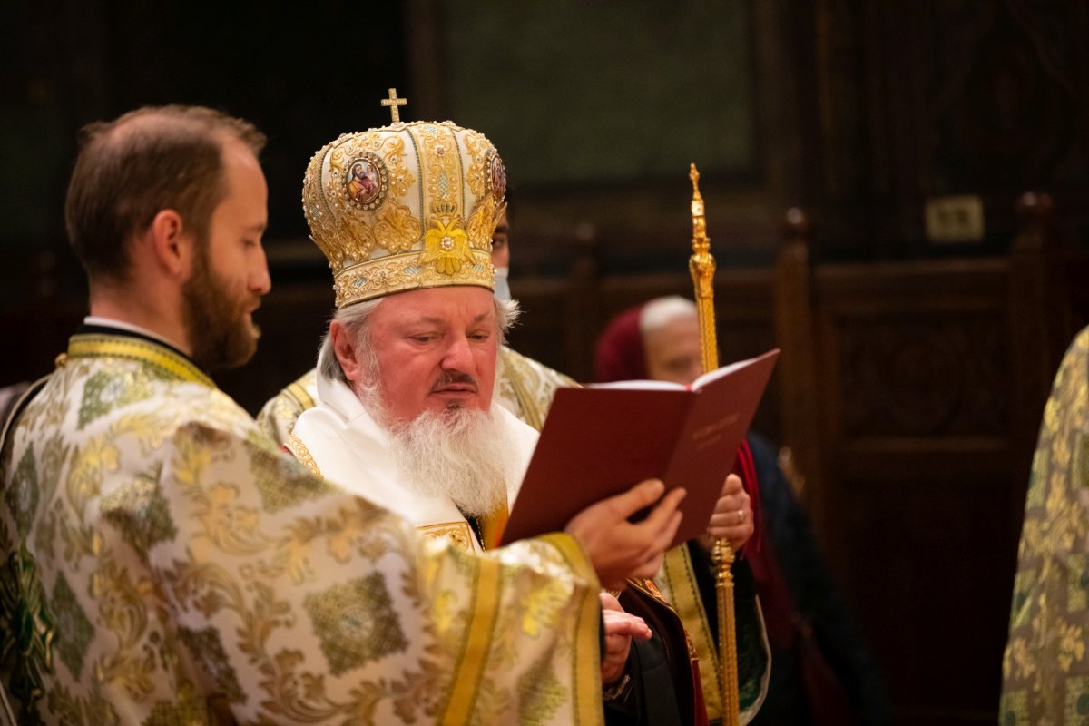 Laudă de seară adusă Ocrotitoarei Moldovei la Catedrala Patriarhală 188081