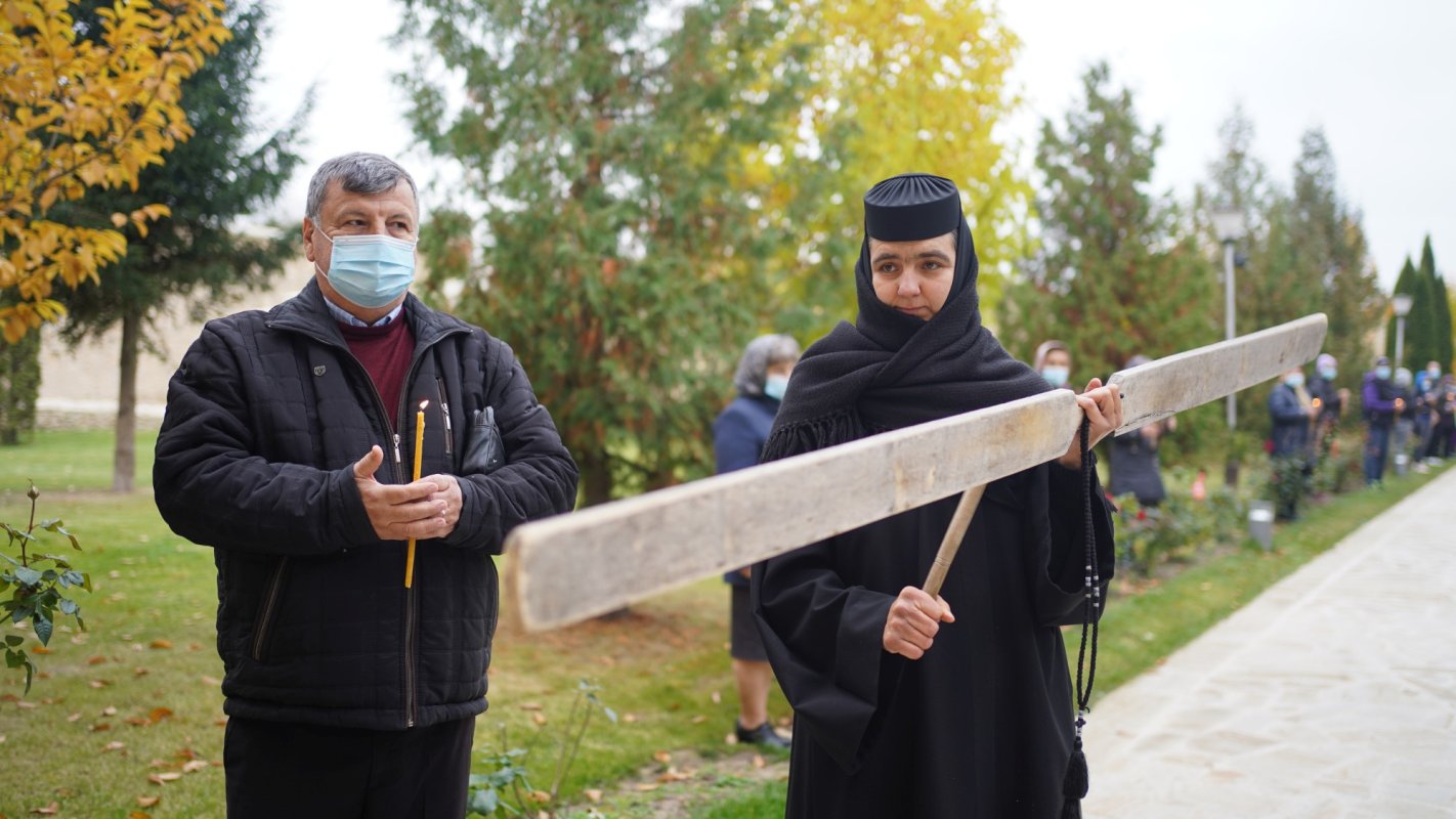 Procesiunea cu moaștele Sfântului Mare Mucenic Ioan cel Nou a ajuns la final 188166